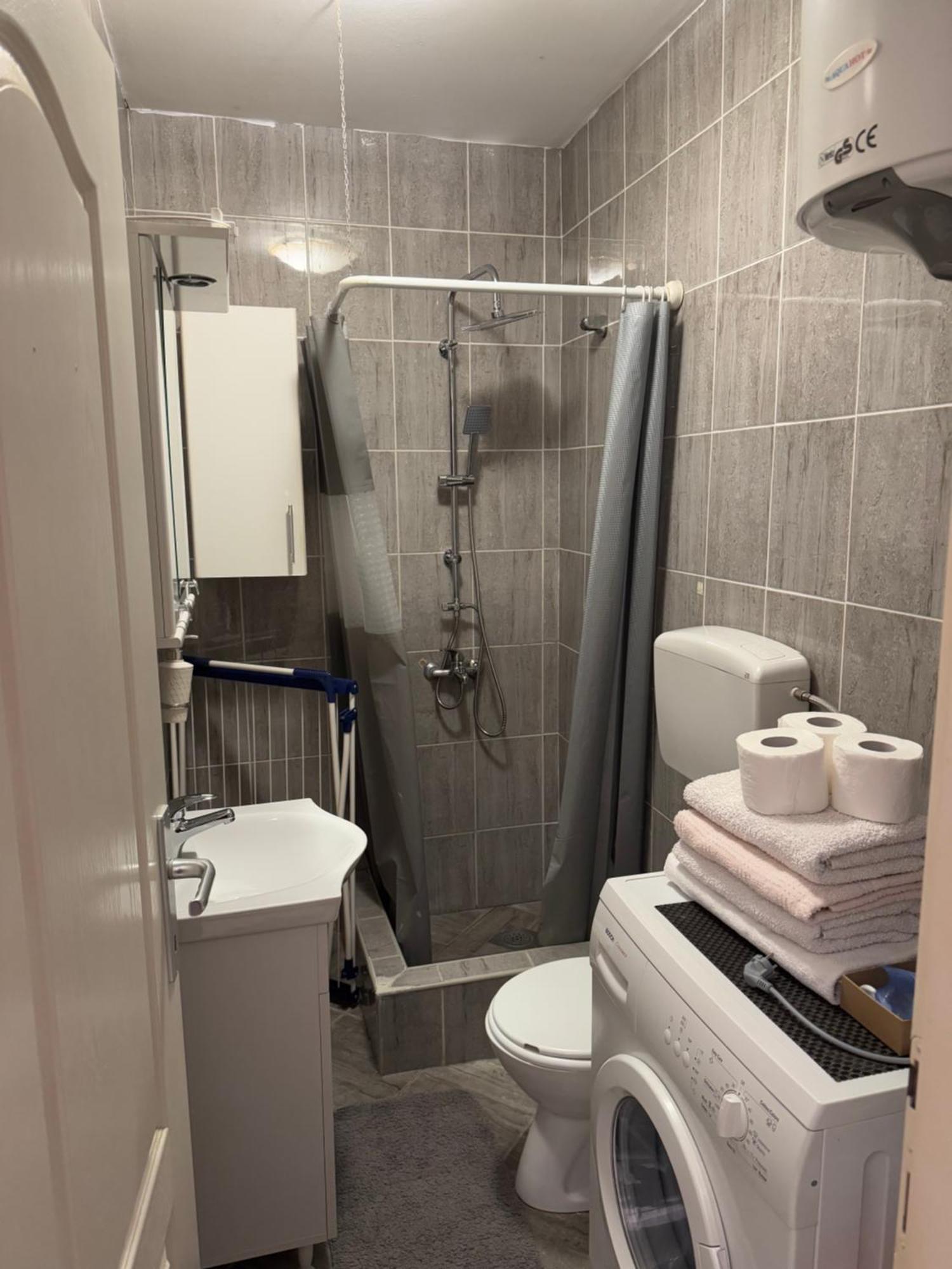 Studio Apartment For Rent In Budva Eksteriør billede